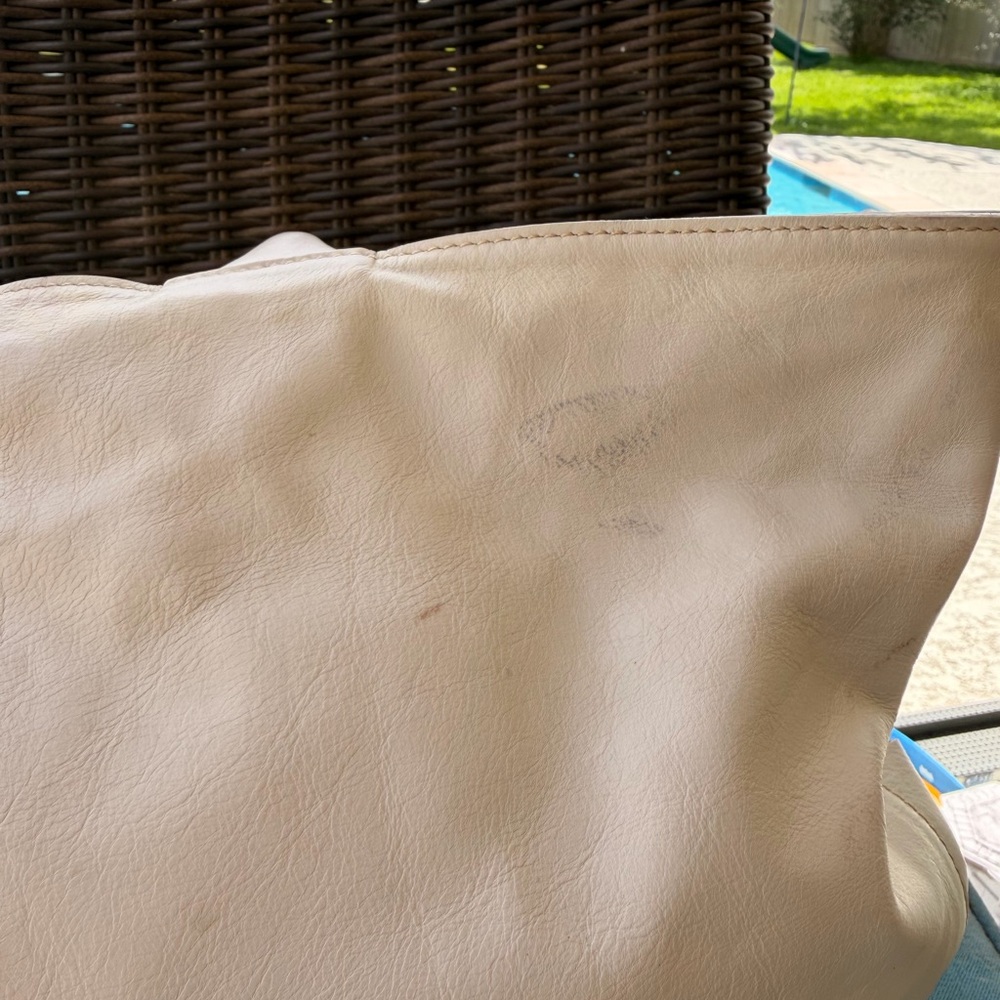 Ruffled Genuine leather Tote Bag - Picture 3 of 7